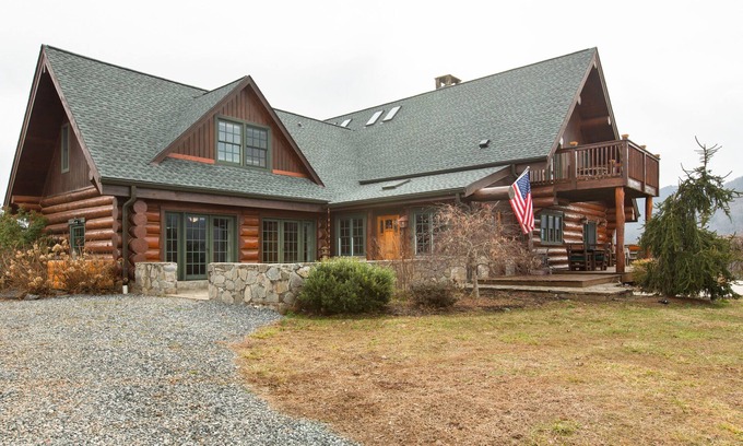 Marshall House | Asheville Lodge w/Pool & AMAZING VIEWS
