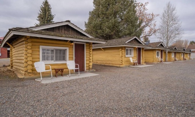 Ashton Cabin | Ashton Historic Log Cabins 8