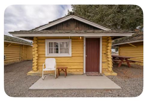 Ashton Hotel | Ashton Log Cabins