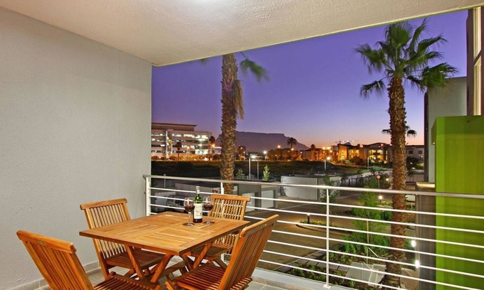 Century City Apartment | Ashton Park Luxury Apartment