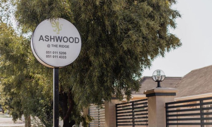 Universitas House | Ashwood The Ridge Boutique Hotel