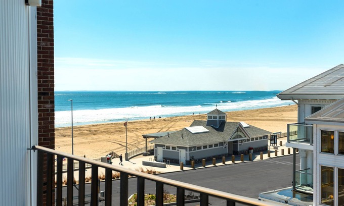 Hampton Hotel | Ashworth by the Sea