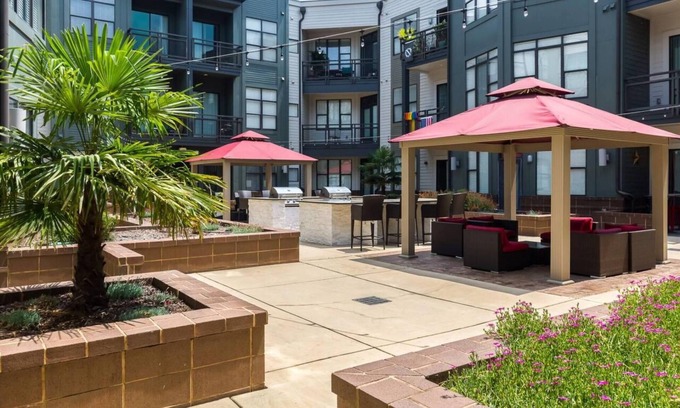 First Ward Apartment | ASK FOR Discount-10 Min Walk to Epicentre Wifi