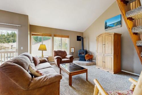 McCall Apartment | Aspen Village Golf Course Condo - Snowshoes