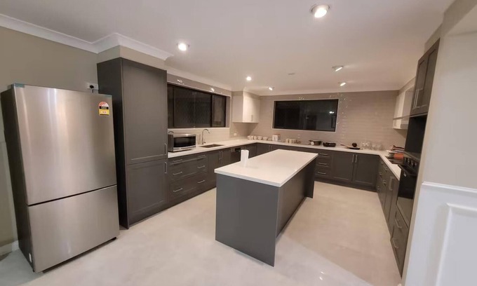 Brisbane House | Aspley house near Hypermarket