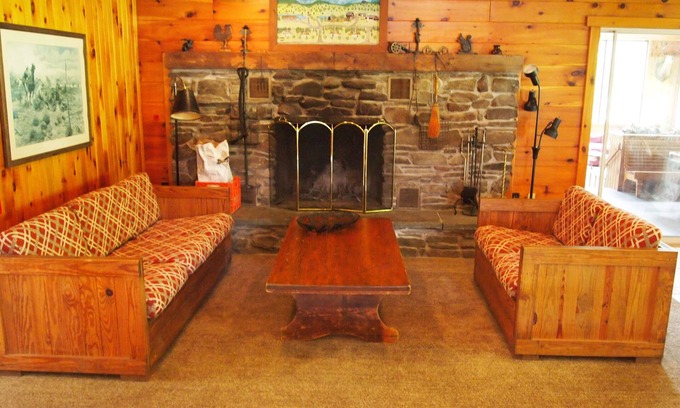 Union Dale House | Assemble Your Gang In The Elk Mountain Area For Year-Round Enjoyment
