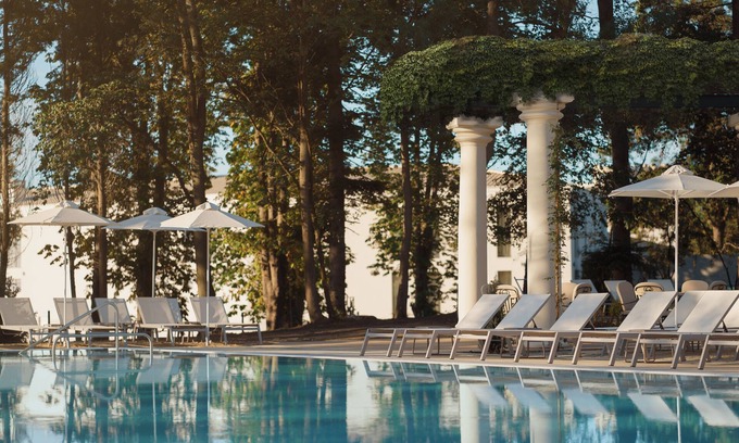 Saints Constantine and Helena Hotel | Astor Garden Hotel