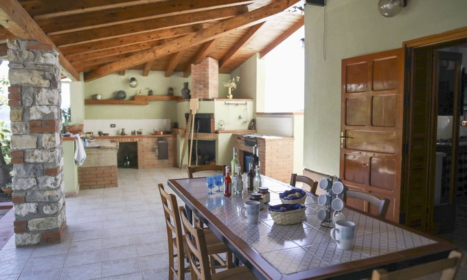 Cefalu Villa | At 9 km from the city you can reach the peace of the villa in the countryside