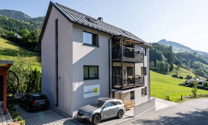 Gries Apartment | Cosy apartment with sunny balcony near Kaprun