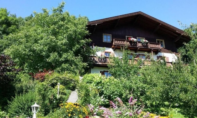 Bruck an der Grossglocknerstrasse Apartment | Landhaus Antonia