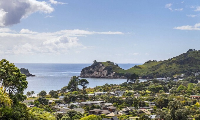 Hahei Cottage | At Cathedral Cove - Hahei Holiday Home