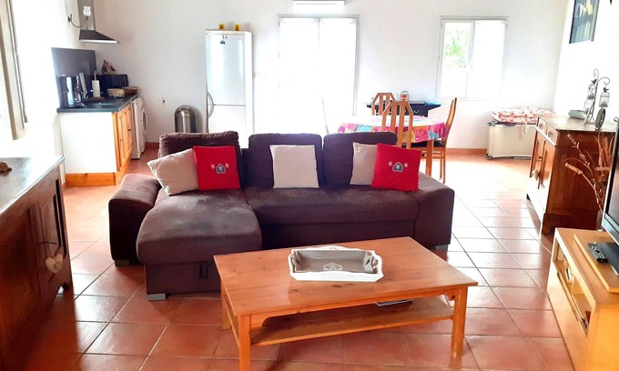 Vedene Apartment | At Doors of Avignon, Lovely Apartment in Villa for 2 people in Provence, France