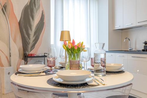 Como House | At Home-Como Lake