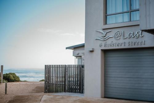 Glentana House | At Last Glentana Beach House