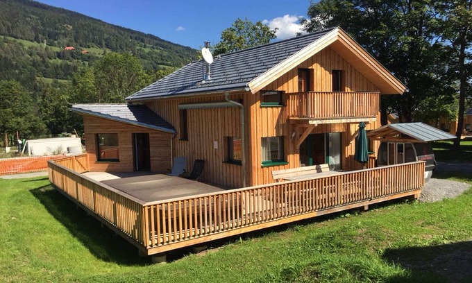 Sankt Lorenzen ob Murau Ski Chalet | Lush chalet with swim spa