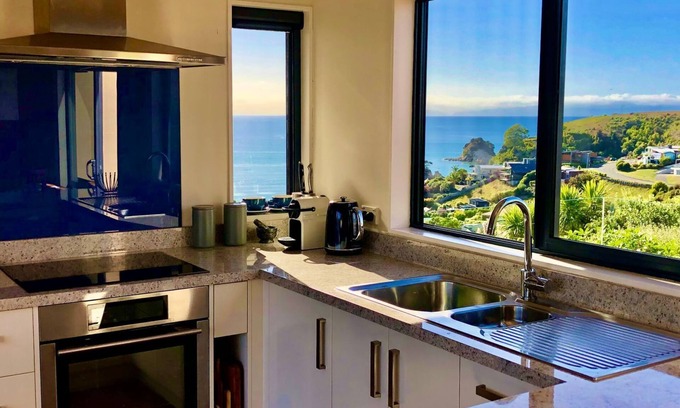 Kaiteriteri House | At Sea and Forest Views you will have beautiful views of both Little Kaiteriteri and the inland rang