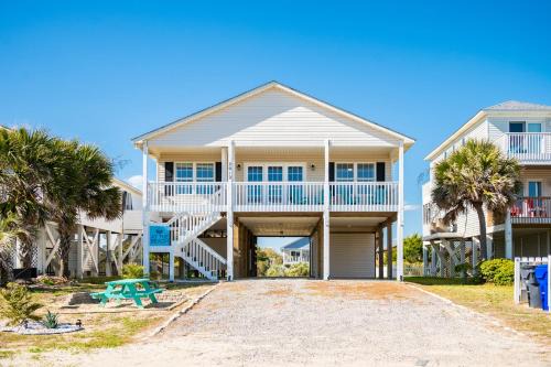 Long Beach House | At the Beach by Oak Island Accommodations