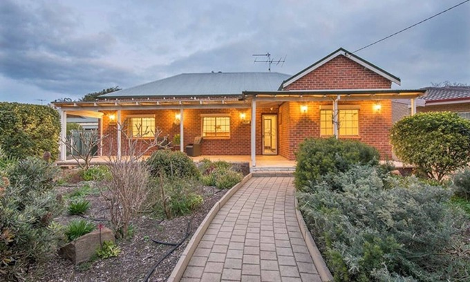 Busselton Cottage | At The Beach: Your Ultimate Coastal Getaway