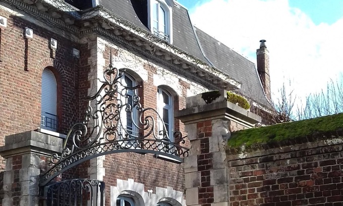 Gravelines Apartment | At the heart of the ramparts: new studio in a castle residence