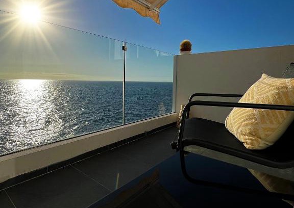 Callao Salvaje Apartment | At the ocean’s edge