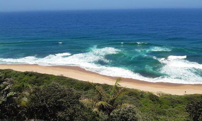 Bluff Apartment | At the Sea's Edge