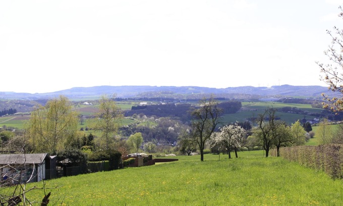 Burgbrohl Apartment | Atelierloft with "Tuscan" view in the Vordereifel; Nearby Laachersee