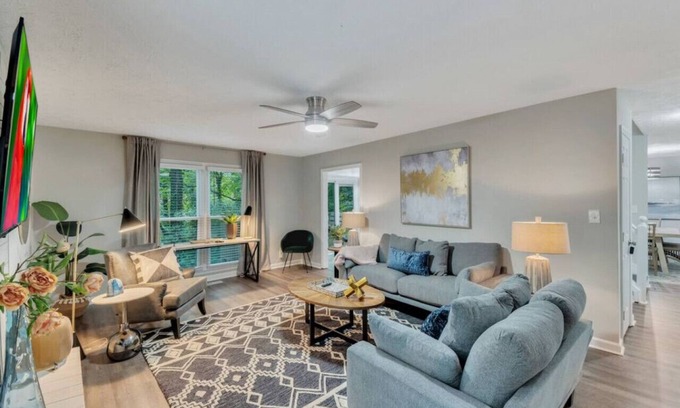 Acworth House | ATH - Sleeps 8 - 4 Beds - Pet Friendly - Moonlit