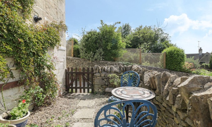 Inchbrook Cottage | Athelstan Cottage