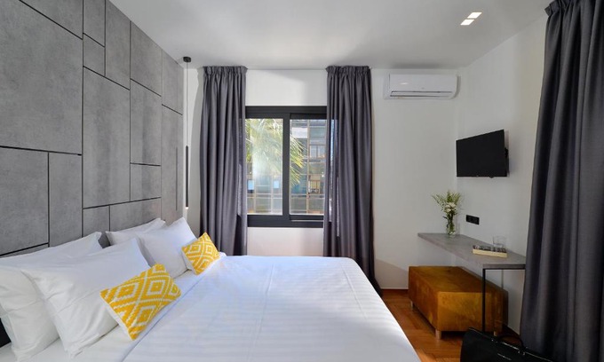 Kolonaki Apartment | Athenian Gem