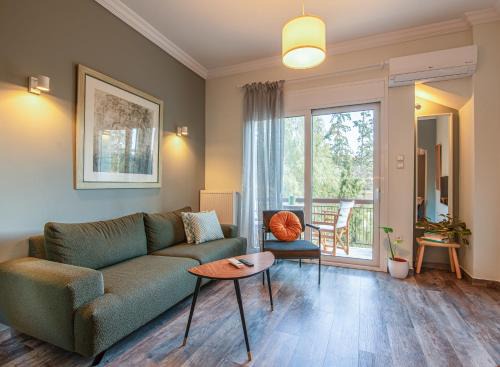 Petralona Apartment | Athenian Serene City Escape