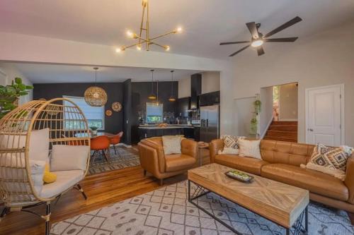 Athens House | Athens MCM Inn
