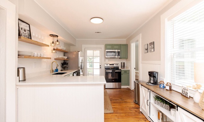 Perry House | AtHome+1 | Southern 3BR Charm | Perry Fairgrounds