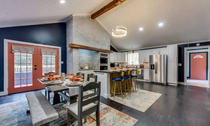 Lithonia House | ATL African Oasis Retreat with POOL!