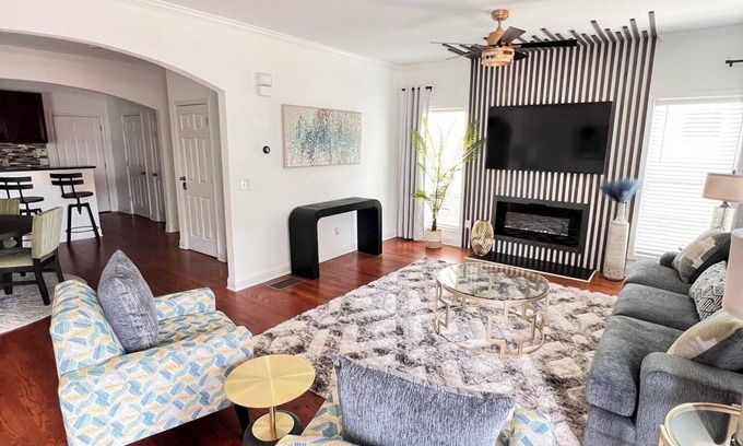 Sylvan Hills House | ATL Modern Retreat: 3BR, 8 Guests, Near Downtown & Airport