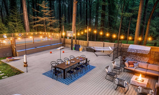 Collier Heights House | ATL Patio Paradise - Pool, Hot Tub, Movie Theater, Game Room, B-Ball, Arcades!