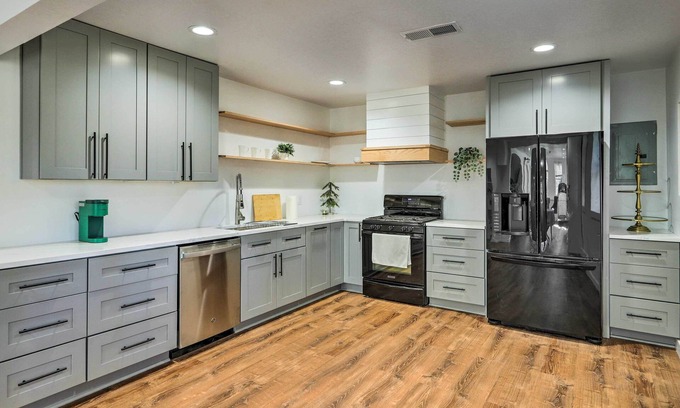 Peachtree City Apartment | Atlanta-area Retreat Near Lake: Pet Friendly!