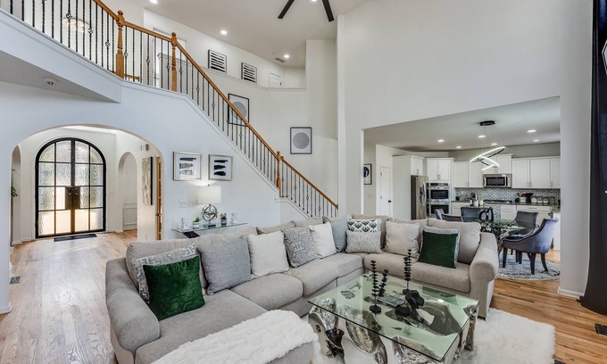 Southwestern House | Atlanta Luxury Home (8bedrooms)