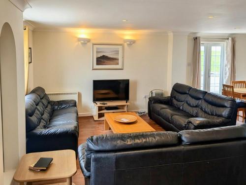Saint Columb Major House | Atlantic Lodge - 4 Bedroom - Pool -Spa - Gym