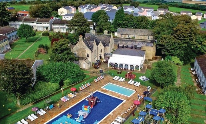 Newquay Ski Chalet | Atlantic Garden Chalet 2