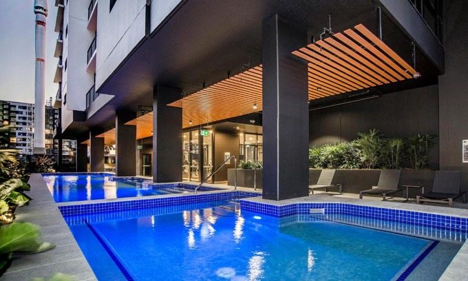 South Brisbane Apartment | Atlas Apartments by CLLIX