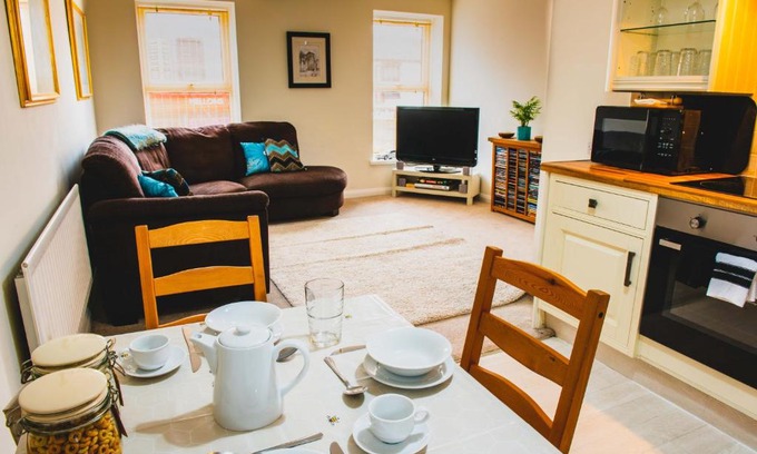 Bangor Apartment | Atrium apartment B