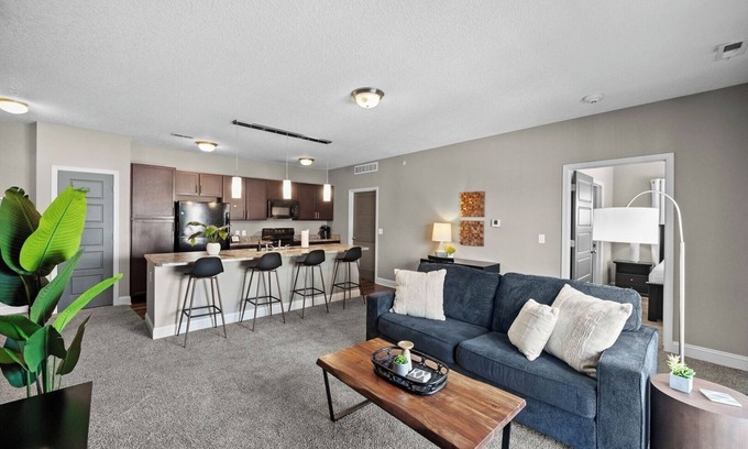 West Des Moines Apartment | Attached Garage | Private Balcony | Gym & Tanning