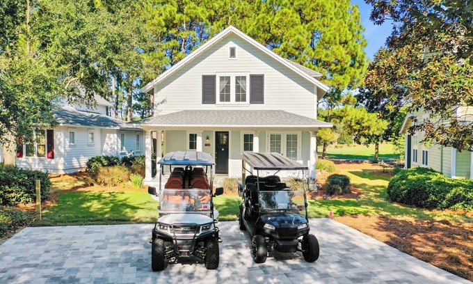Laurel Grove House | ATTENTION! NEW RENOVATIONS! Golf Course View~includes a 6 Seat GOLF Cart