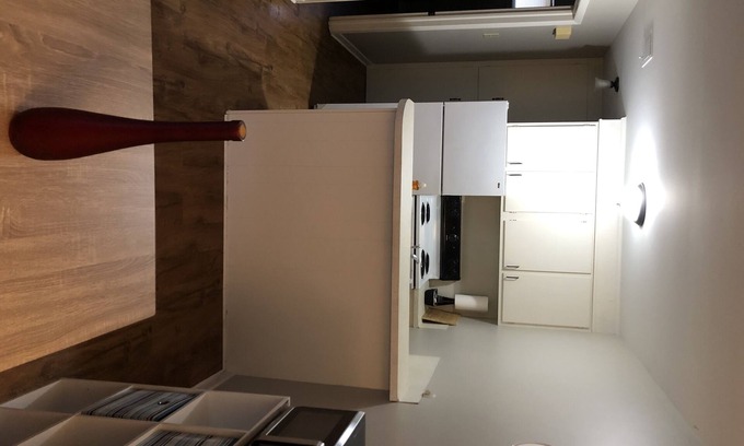 Hillcrest Apartment | Attention traveling professionals! 1BR/1BA 30-day minimum rental