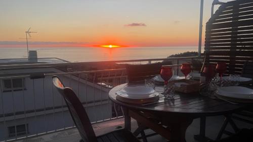 Lavagna Apartment | Attico con terrazza fronte mare a Cavi di Lavagna