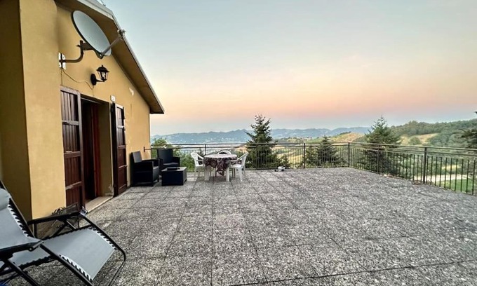 Pavullo nel Frignano Apartment | Attico terrazzo e Idromassaggio