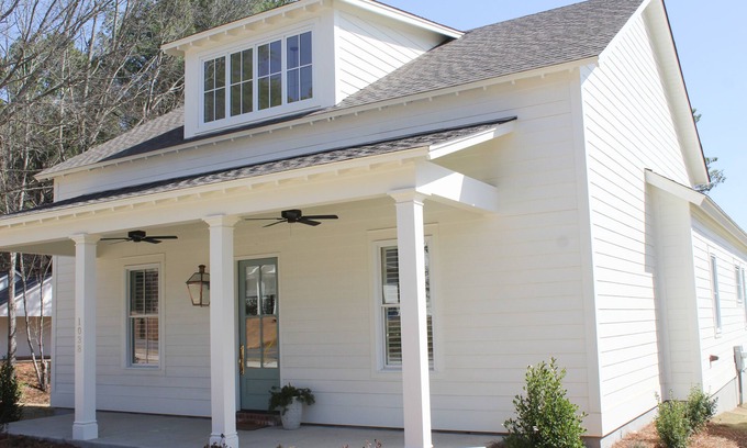Oxford Cottage | Attractive get away at The Lamar minutes from the Square