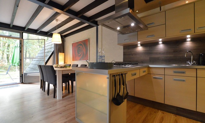 Stramproy House | Attractive holiday home on a car-free park