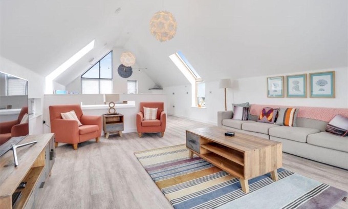Westleigh House | Attractive pet friendly beach house in Westward Ho