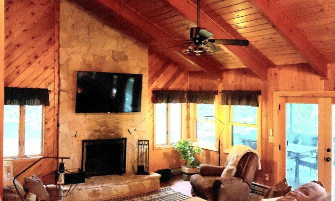Pittsburg House | ATV Direct Access! Snowmobile via Back Lake. Plenty of truck/trailer parking!